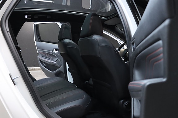 Peugeot 308 SW 12 of 22