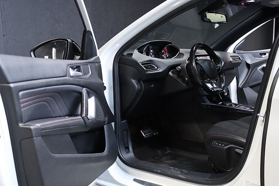 Peugeot 308 SW 9 of 22