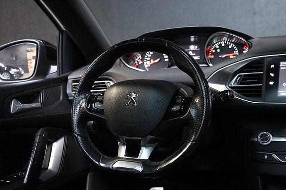 Peugeot 308 SW 16 of 22