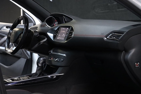 Peugeot 308 SW 14 of 22