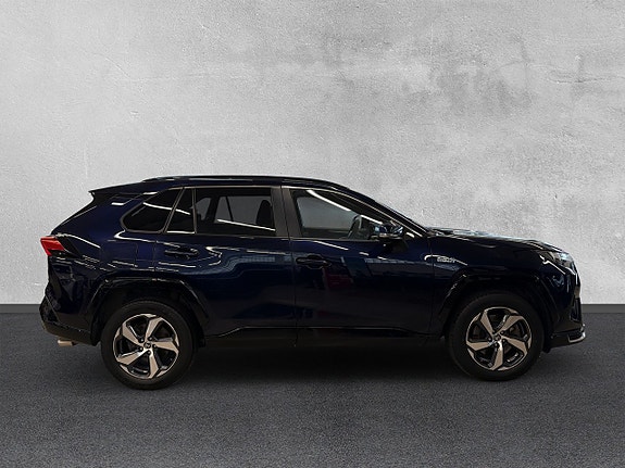 Toyota RAV4 6 of 28