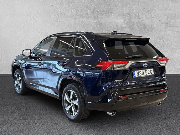 Toyota RAV4 3 of 28