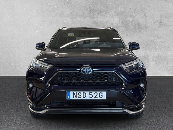 Toyota RAV4 8 of 28