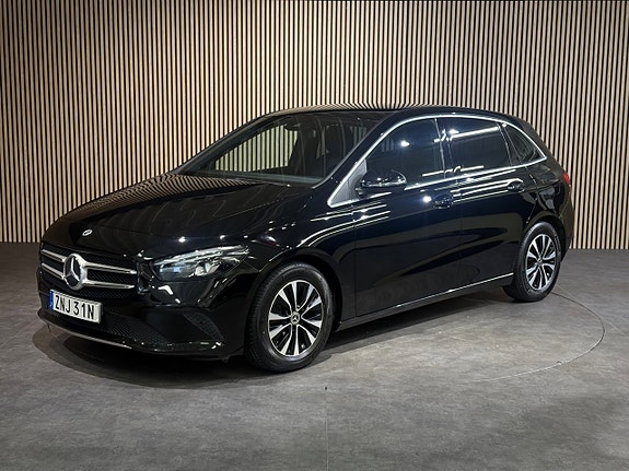 Mercedes-Benz B180 8 of 26