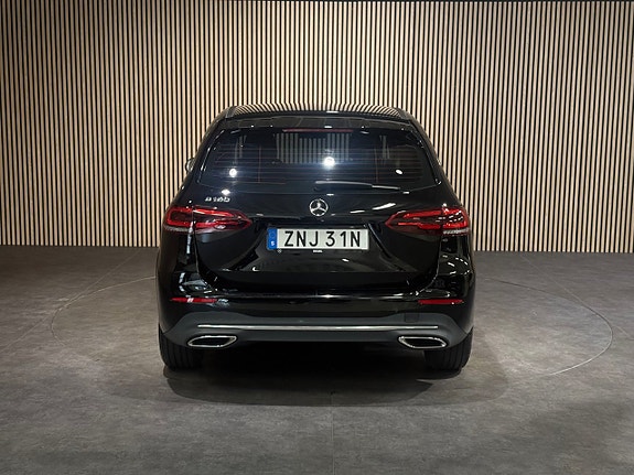 Mercedes-Benz B180 5 of 26