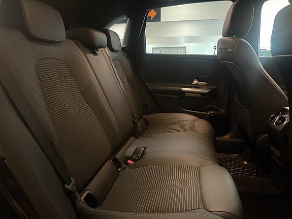 Mercedes-Benz B180 21 of 26