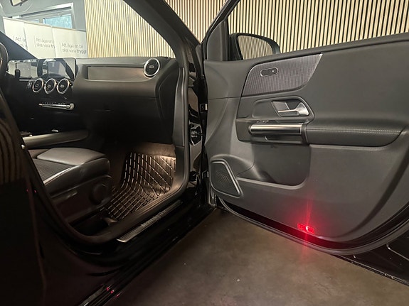 Mercedes-Benz B180 22 of 26