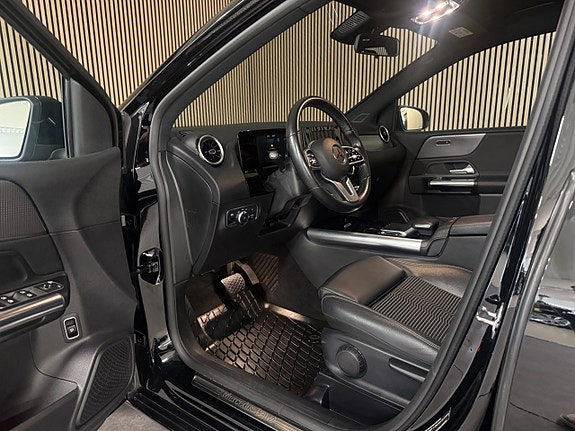 Mercedes-Benz B180 10 of 26