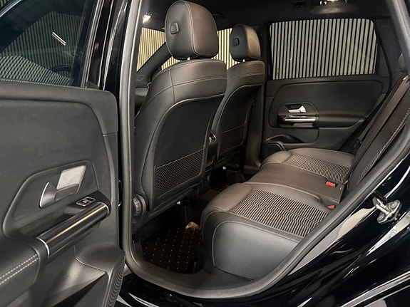 Mercedes-Benz B180 13 of 26