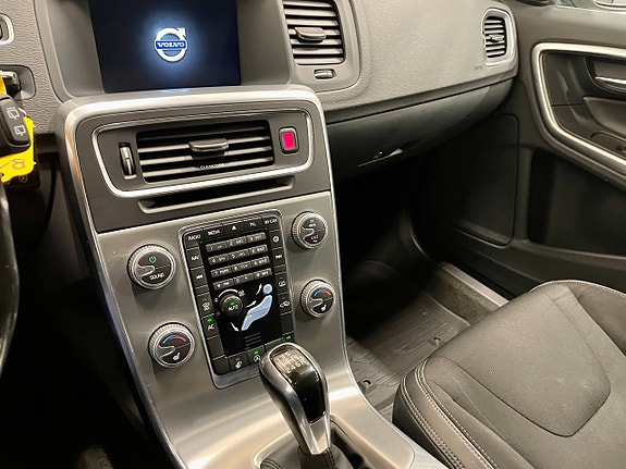 Volvo V60 12 of 22