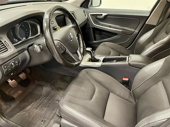 Volvo V60 7 of 22