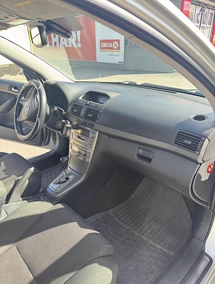 Toyota Avensis 7 of 8