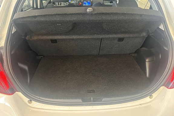 Toyota Yaris 26 of 26