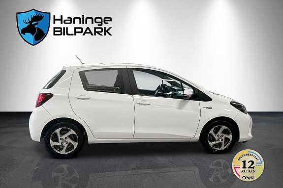 Toyota Yaris 9 of 26
