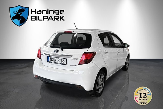 Toyota Yaris 6 of 26