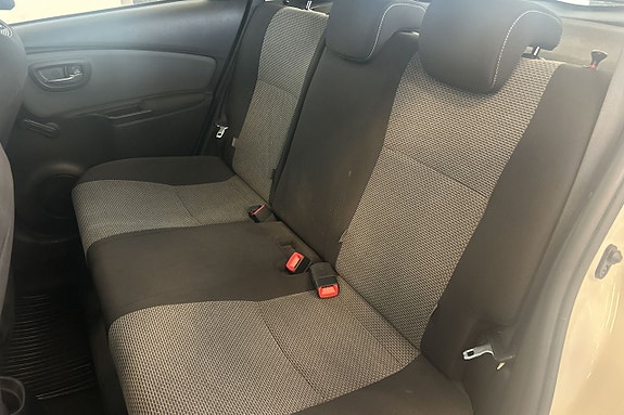 Toyota Yaris 25 of 26