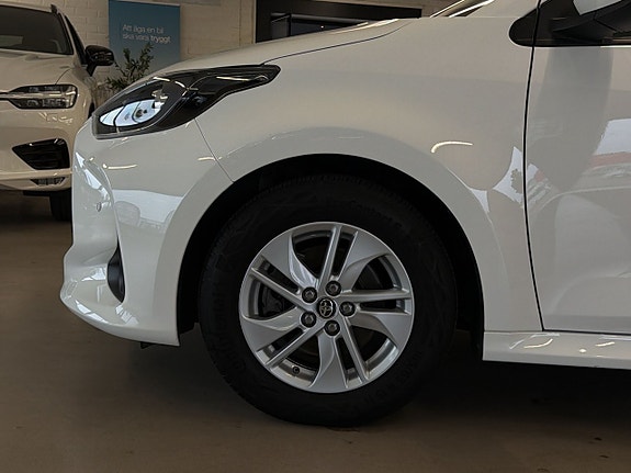 Toyota Yaris 13 of 22