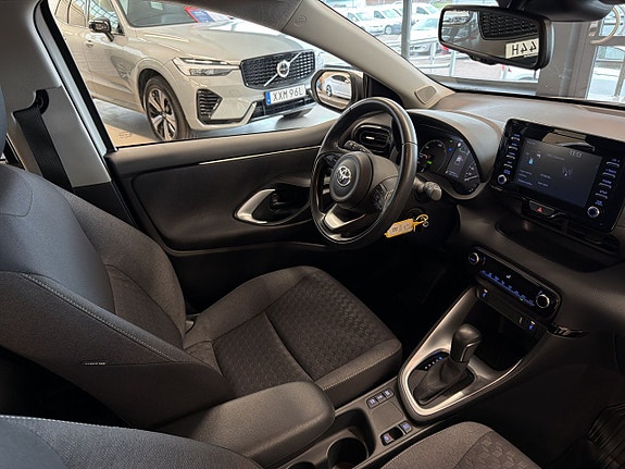 Toyota Yaris 18 of 22