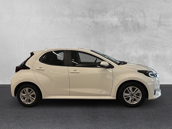 Toyota Yaris 6 of 22