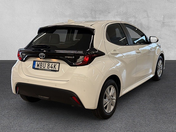 Toyota Yaris 5 of 22