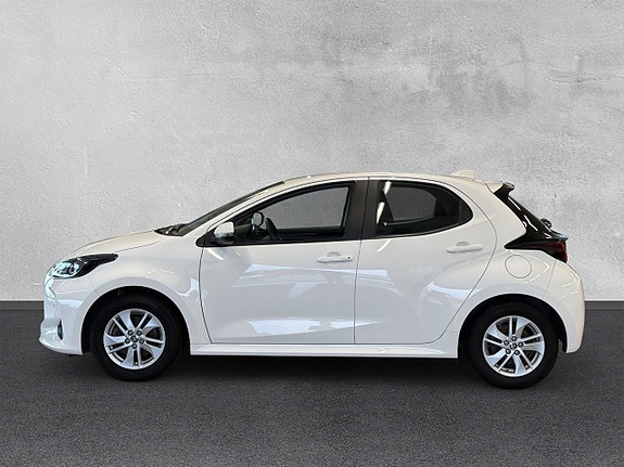 Toyota Yaris 2 of 22
