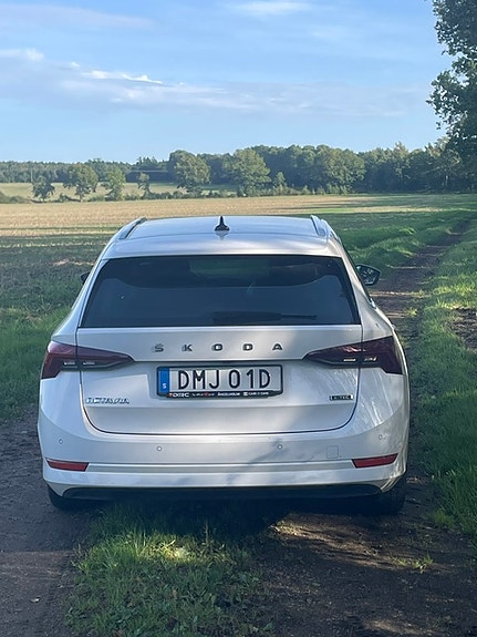 Skoda Octavia 2 of 6