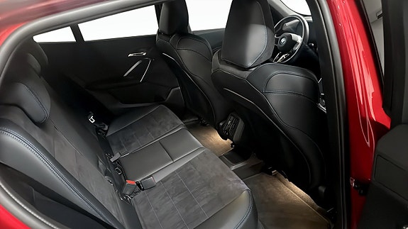 BMW iX2 5 of 12