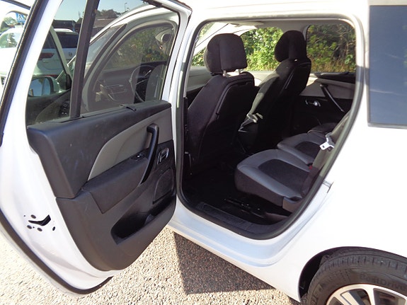Citroen Grand C4 Picasso 13 of 18