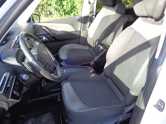 Citroen Grand C4 Picasso 10 of 18