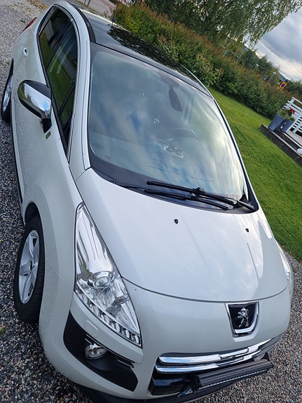 Peugeot 3008 3 of 3