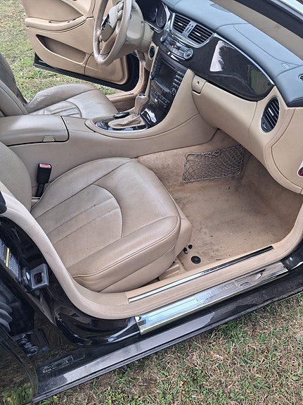 Mercedes-Benz CLS500 8 of 10