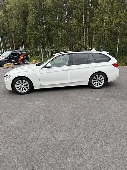 BMW 318d 3 of 11