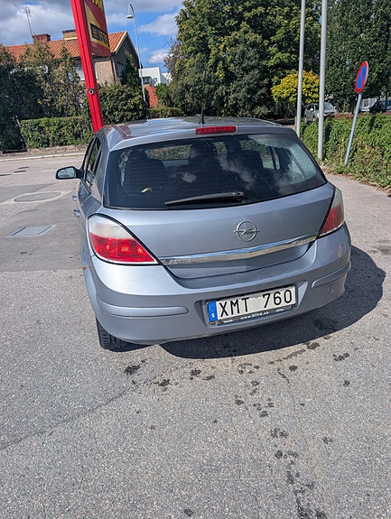 Opel Astra 4 of 8