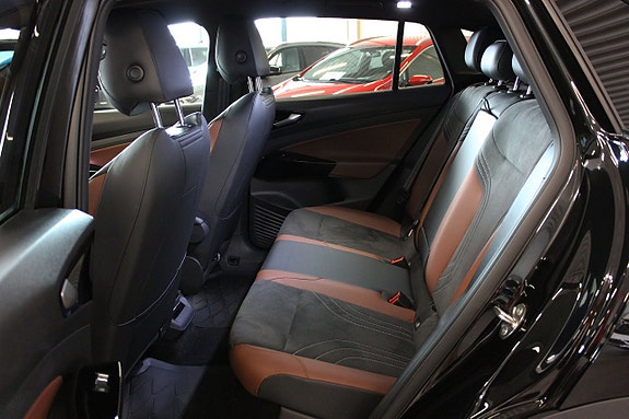 Volkswagen ID.4 4 of 20