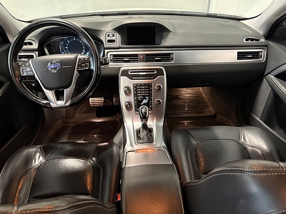 Volvo XC70 11 of 24