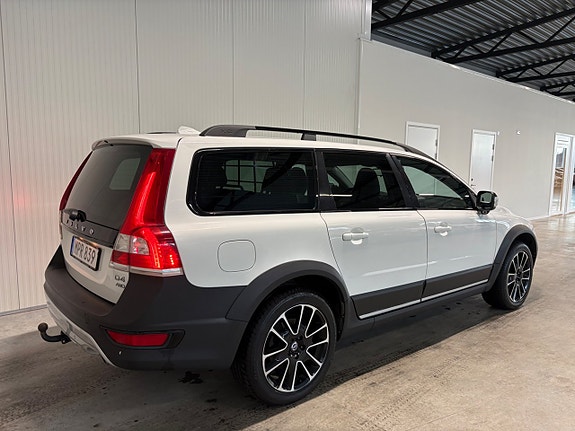Volvo XC70 3 of 24