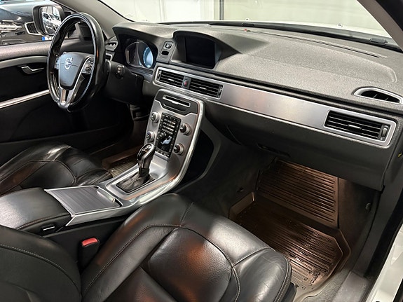 Volvo XC70 12 of 24