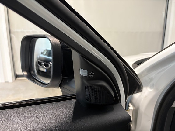 Volvo XC70 9 of 24