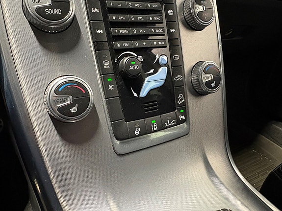 Volvo XC70 18 of 24