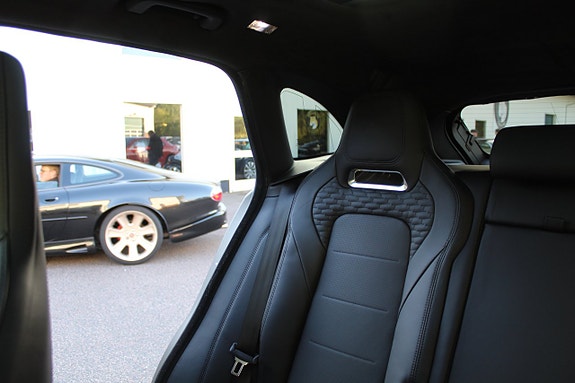 Jaguar F-PACE 9 of 11