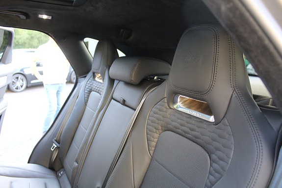 Jaguar F-PACE 8 of 11