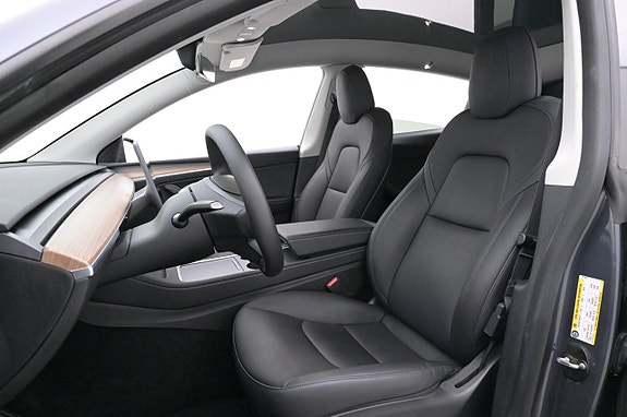 Tesla Model Y 8 of 27