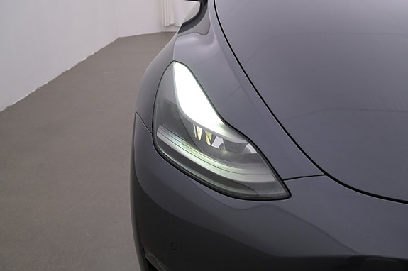 Tesla Model Y 26 of 27