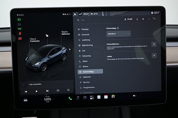 Tesla Model Y 11 of 27