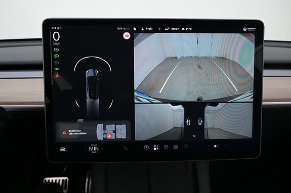Tesla Model Y 15 of 27