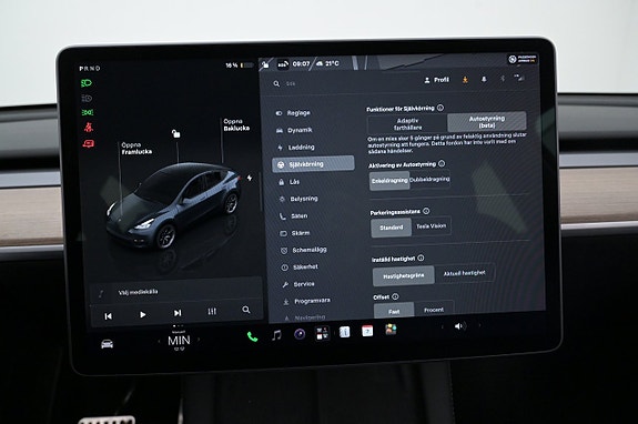 Tesla Model Y 10 of 27