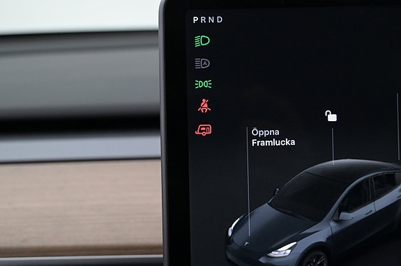 Tesla Model Y 18 of 27