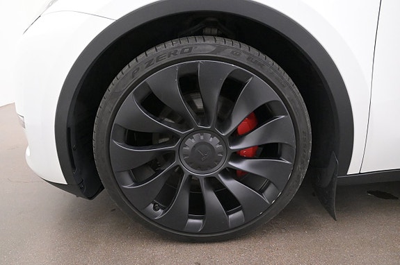 Tesla Model Y 27 of 27
