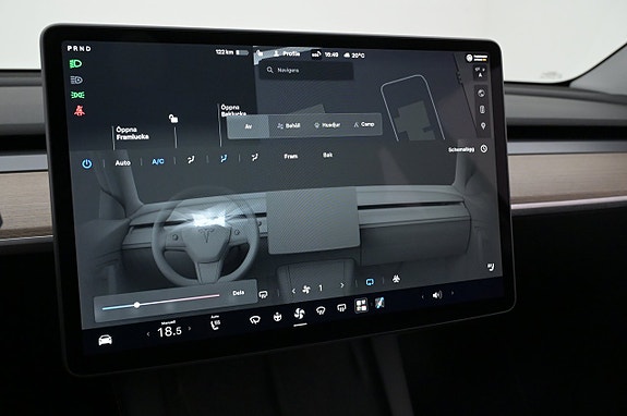 Tesla Model Y 13 of 27