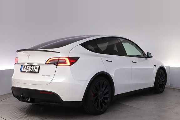Tesla Model Y 5 of 27